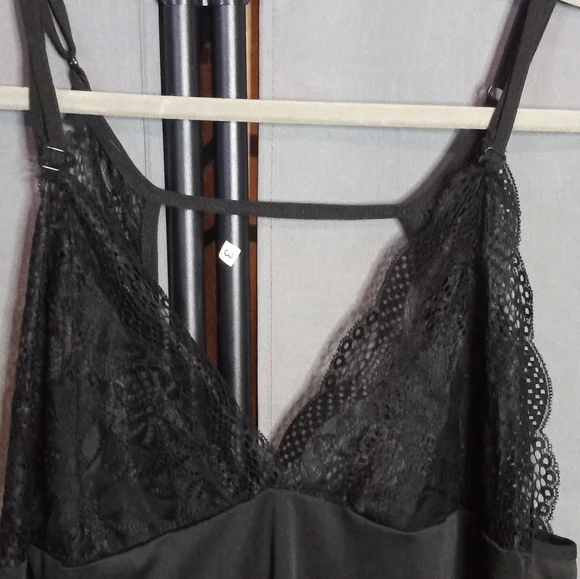 2 Peice Black Lingerie Set- medium - Picture 2 of 9